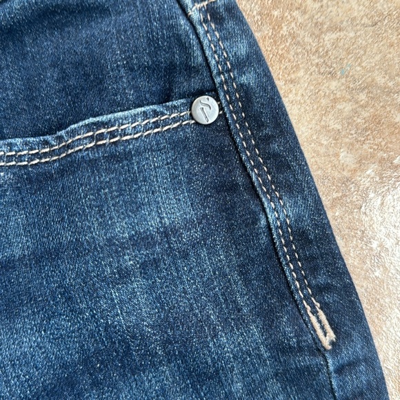 Simply Vera Wang Skinny Jeans - Picture 4 of 5